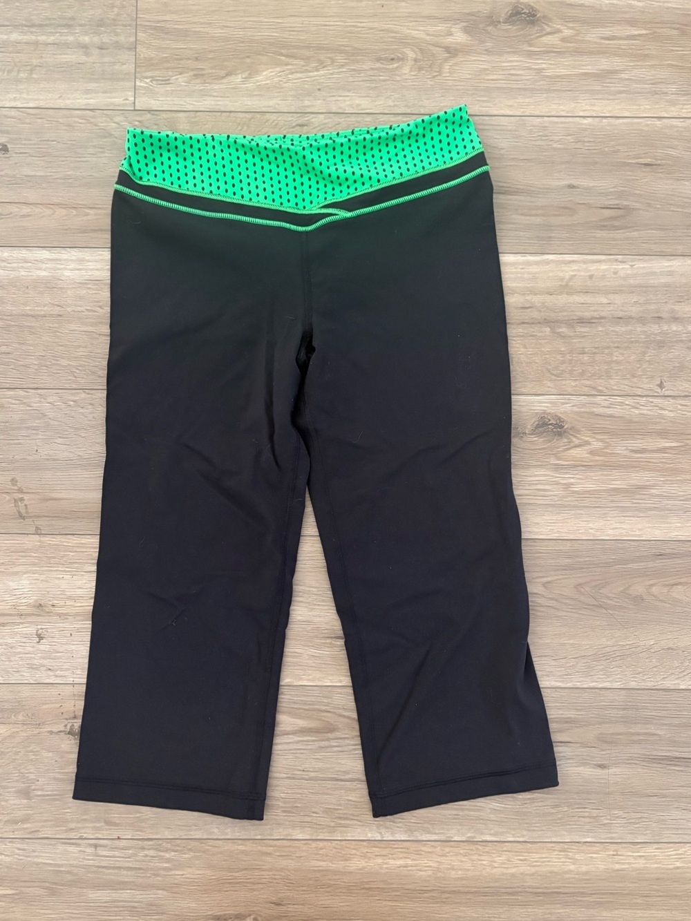 Vintage Victorias Secret Sport Black and Green Polka Dot Supermodel Capri Pants